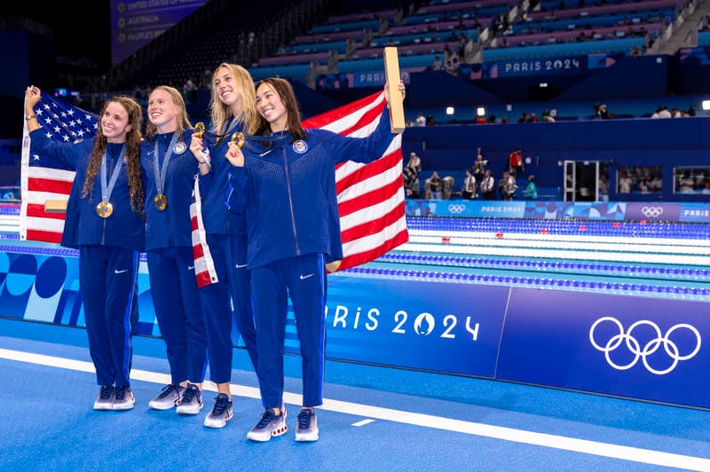 W4x100 Medley: Eagles Break Tie With Dolphins In Showstopping 3:49.63 WR